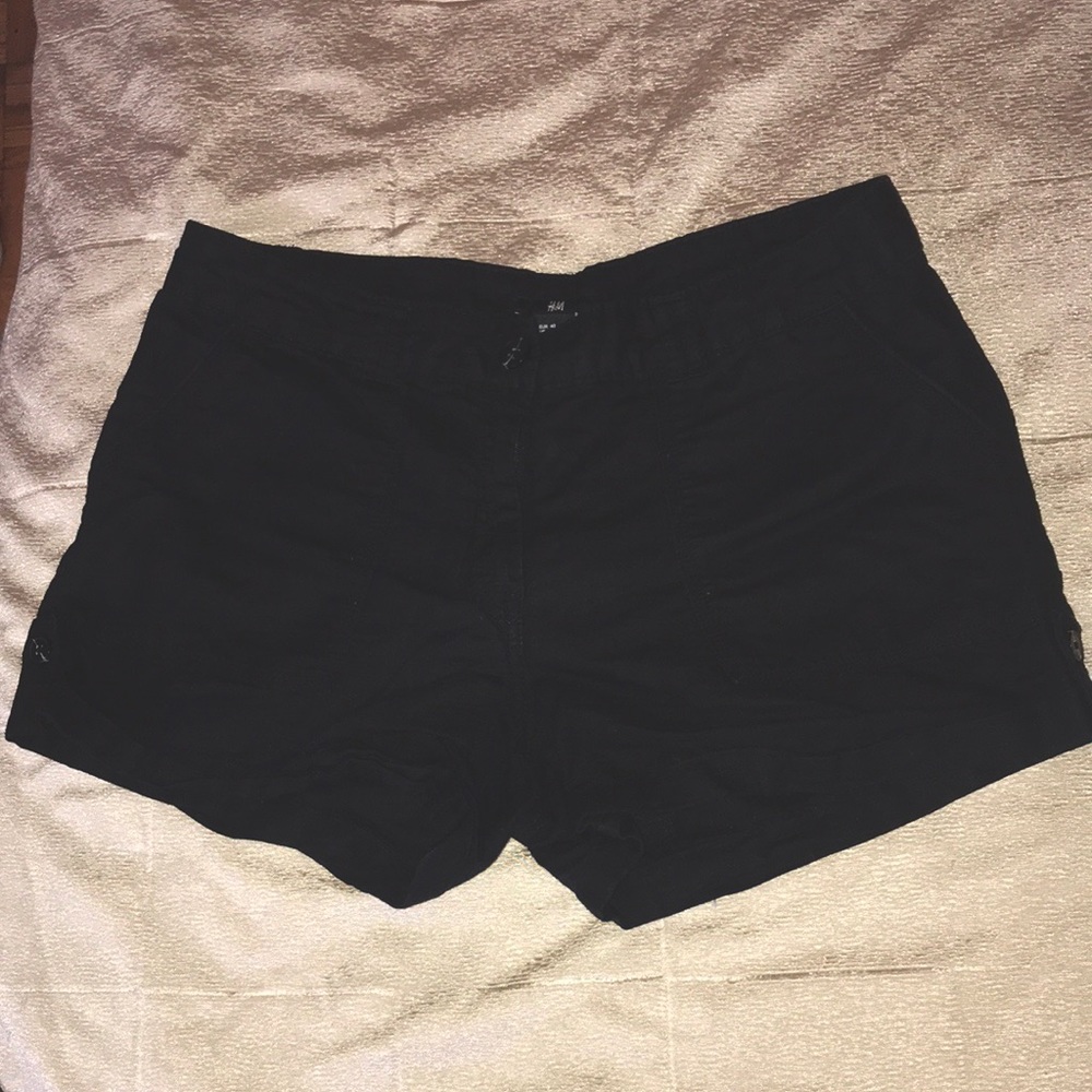 H&M black cloth shorts - Picture 1 of 3